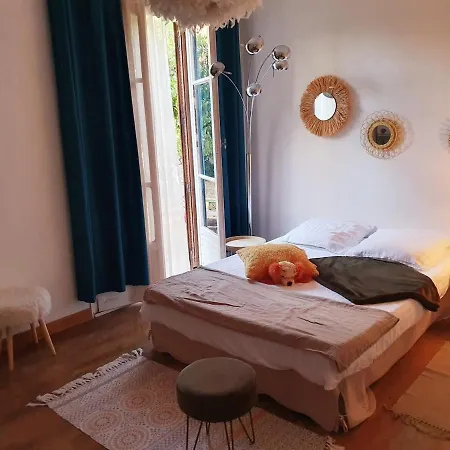 Ground Floor Of A Bucolic In Town, Garden Et Parking * Ajaccio (Corsica)
